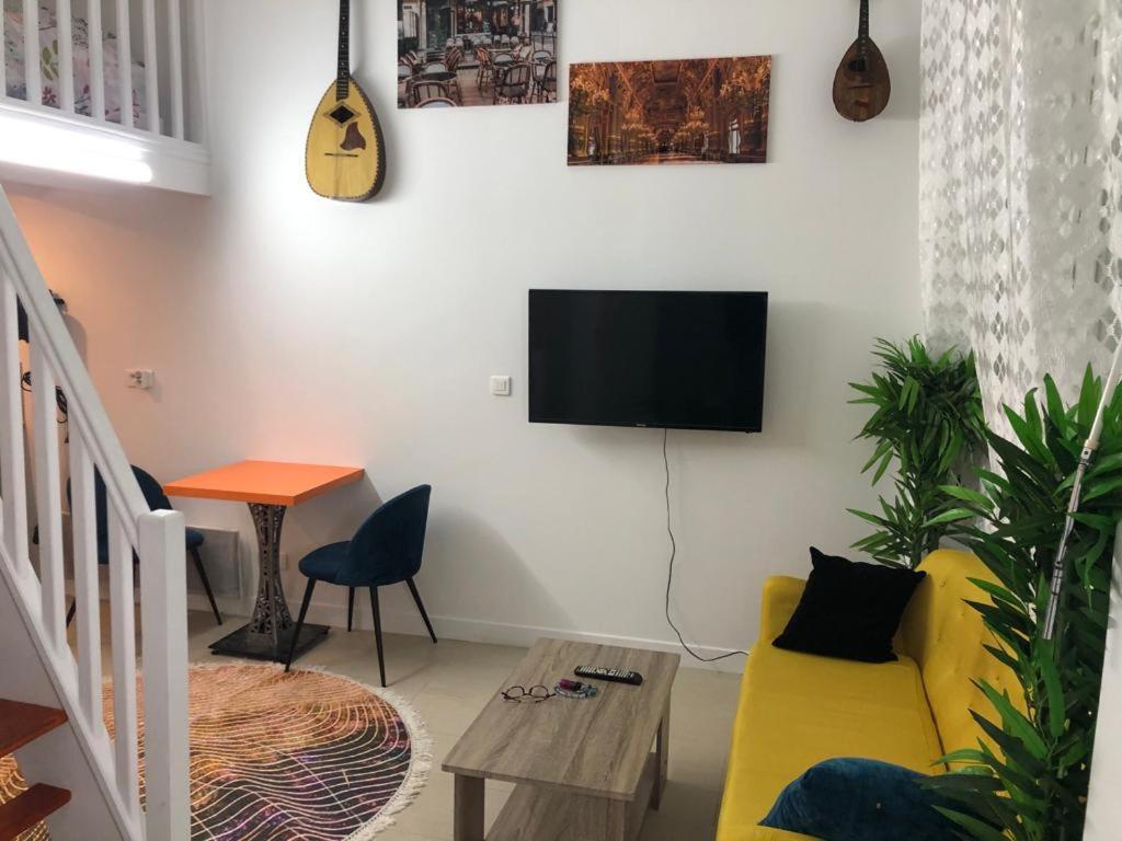 Apartamento Studyo Cosy 400 Metre Sacre Ceour París Exterior foto