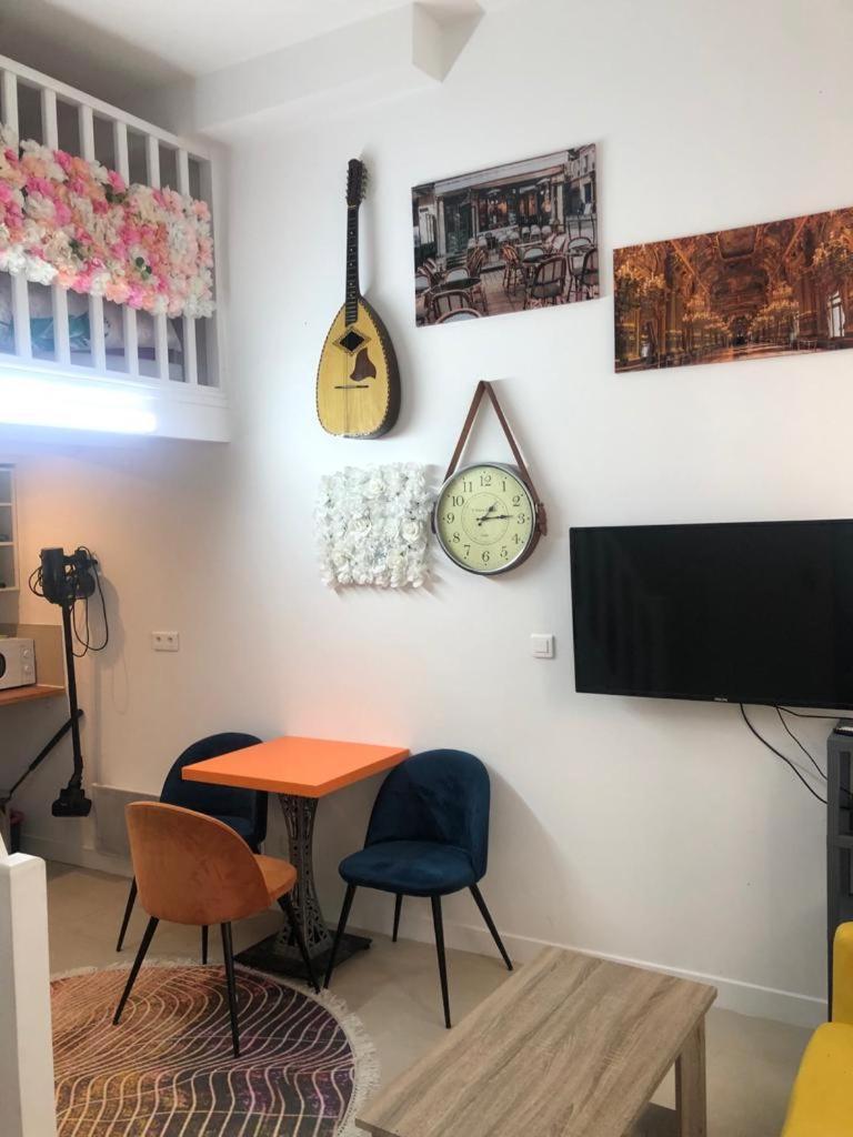 Apartamento Studyo Cosy 400 Metre Sacre Ceour París Exterior foto